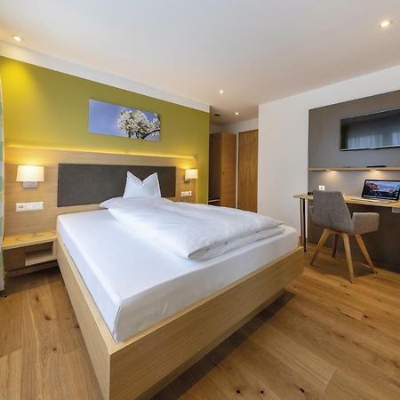 Gasthof - Hotel Zum Ochsen Gmbh Berghulen エクステリア 写真
