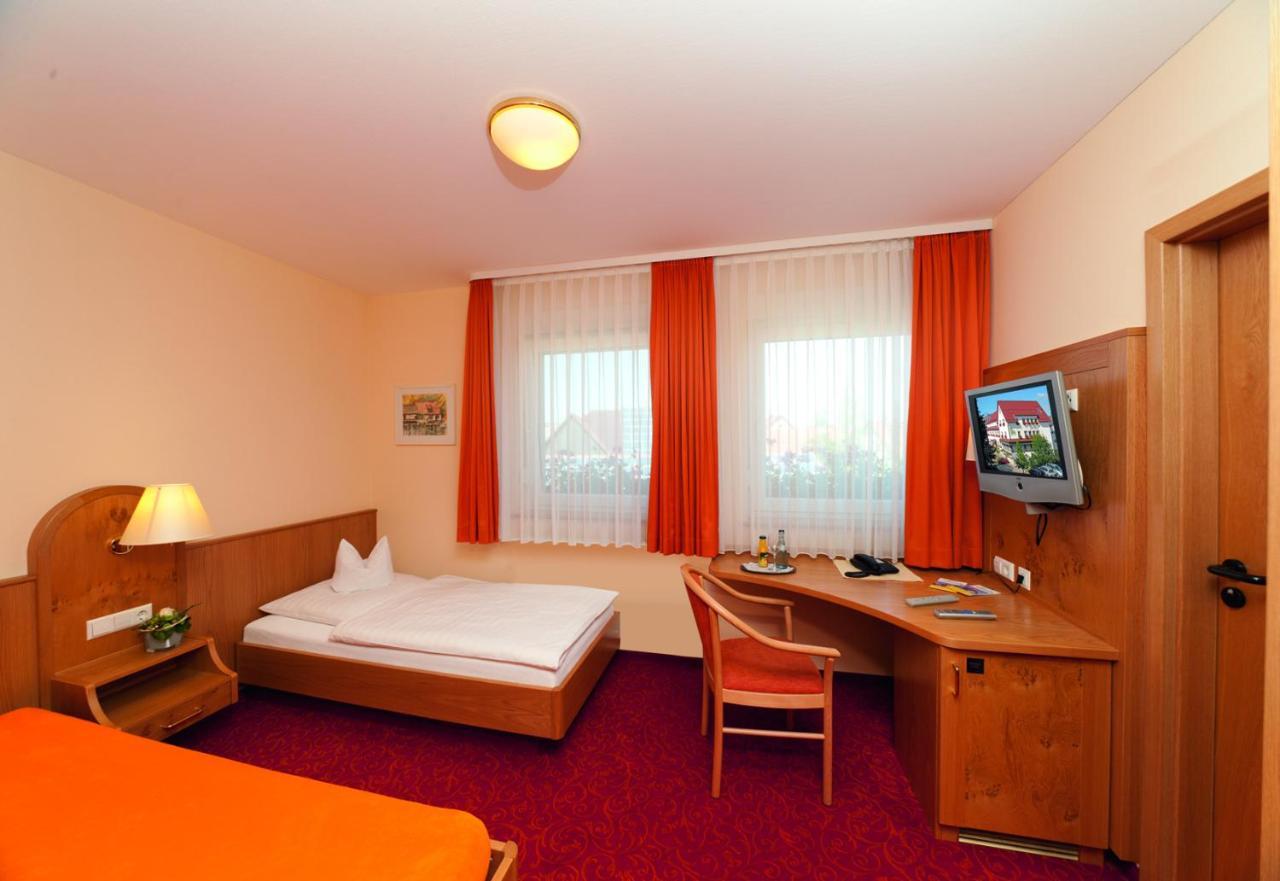 Gasthof - Hotel Zum Ochsen Gmbh Berghulen エクステリア 写真