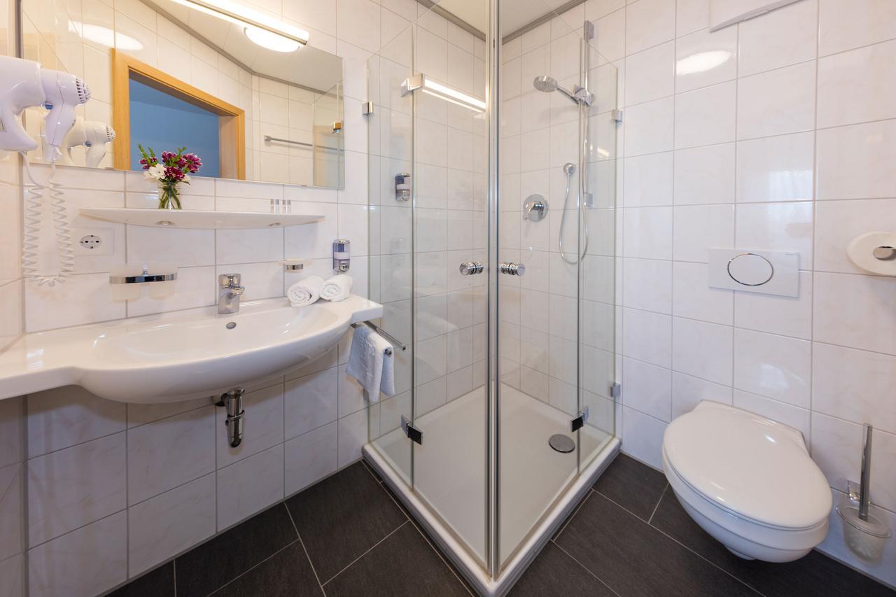 Gasthof - Hotel Zum Ochsen Gmbh Berghulen エクステリア 写真