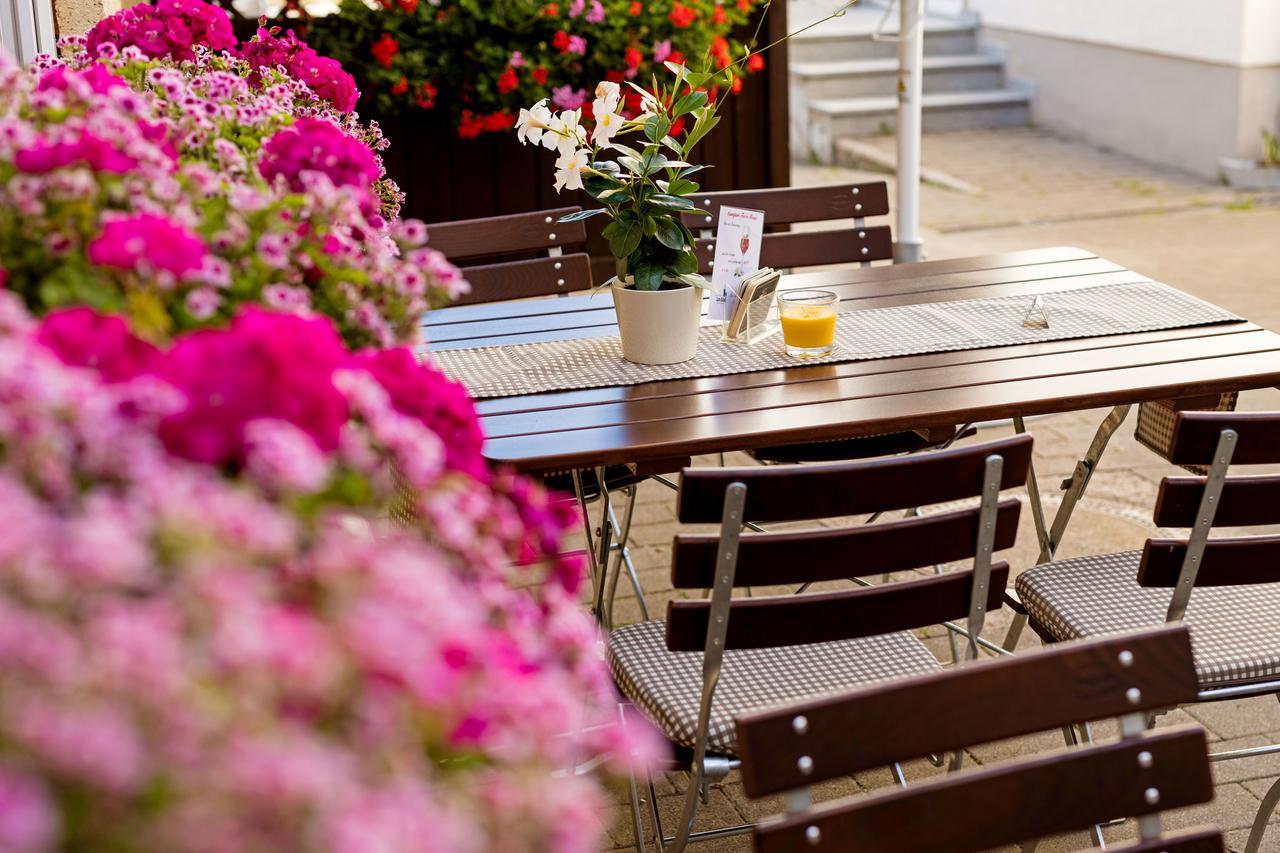 Gasthof - Hotel Zum Ochsen Gmbh Berghulen エクステリア 写真