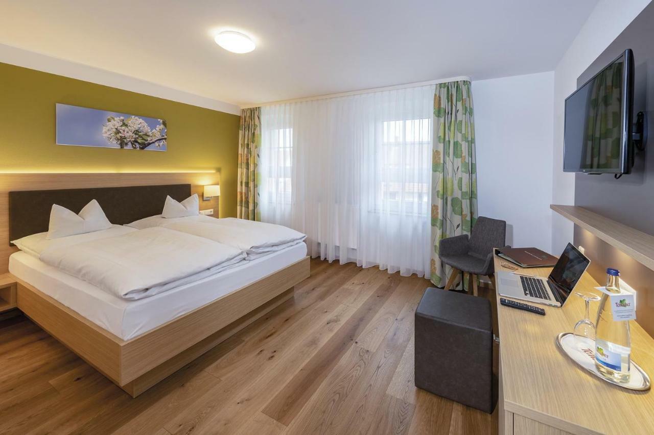 Gasthof - Hotel Zum Ochsen Gmbh Berghulen エクステリア 写真